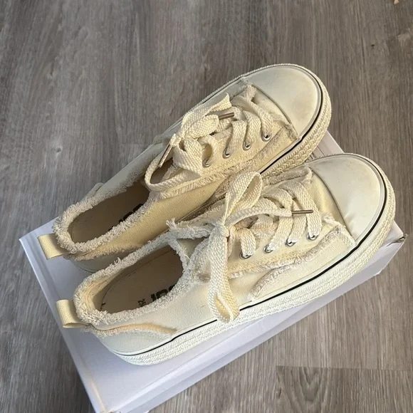 🎉Women's Cream Canvas Sneakers - Picture 5 of 6